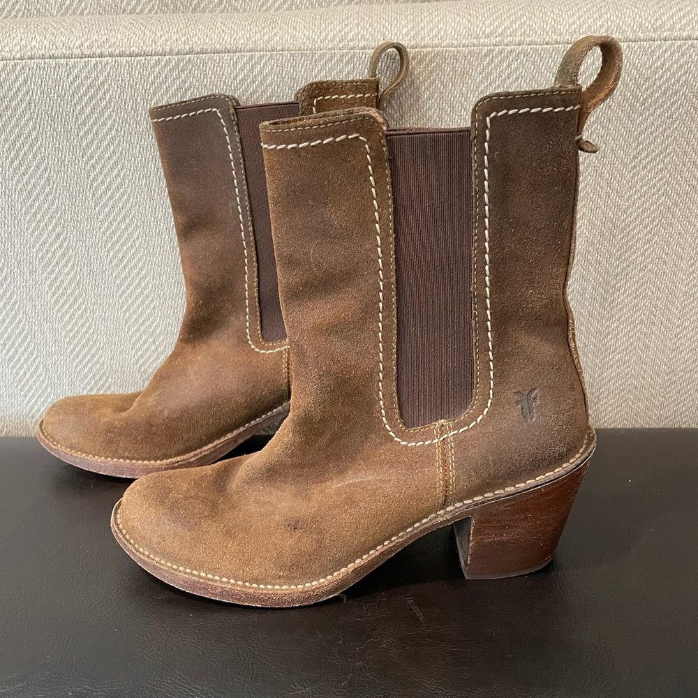 Frye Womens Boot Chelsea Suede Brown 
Size 8 B Style 77391